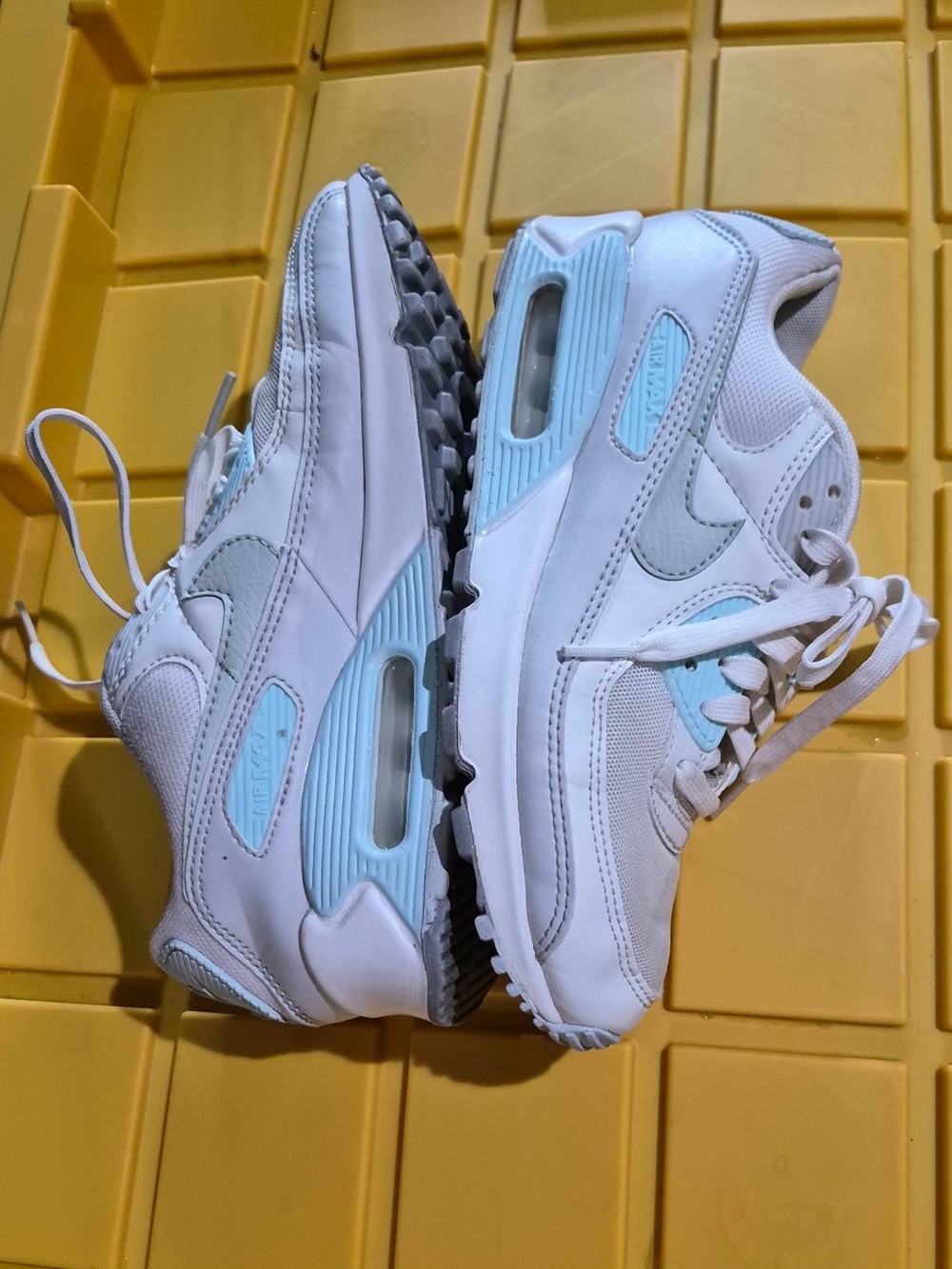 Nike Air Max 90 Women's Shoes in White/Glacier Blue/Wolf Grey/Light Silver 7.5